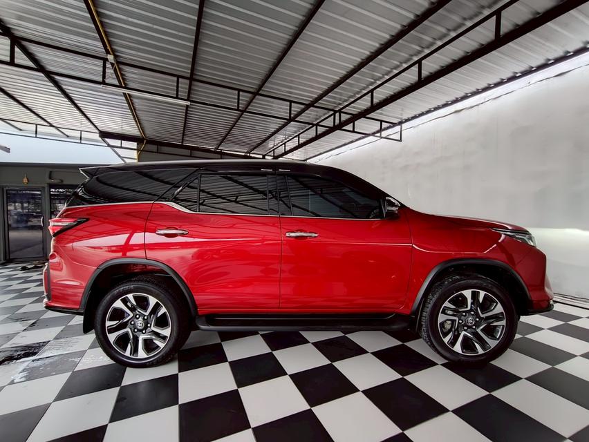   TOYOTA LEGENDER 2.4 V.2WD.MNC.  ปี 2022  Mile 19,500 km. (1,200,000)  7