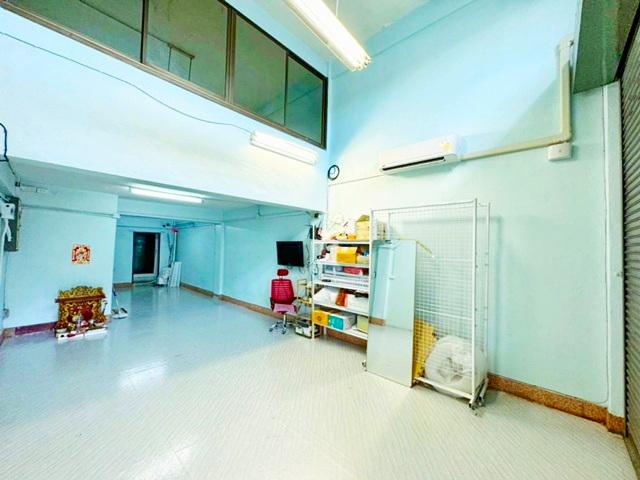 พร้อม3แอร์ ตลาดกัลปพฤกษ์ 1.8กม.บางบอน1 เอกชัย MRTบางแค 3กม. ให้เช่าอาคารพาณิชย์ 3.5 ชั้น 3 นอน 3 น้ำ ถ.กัลปพฤกษ์ 4