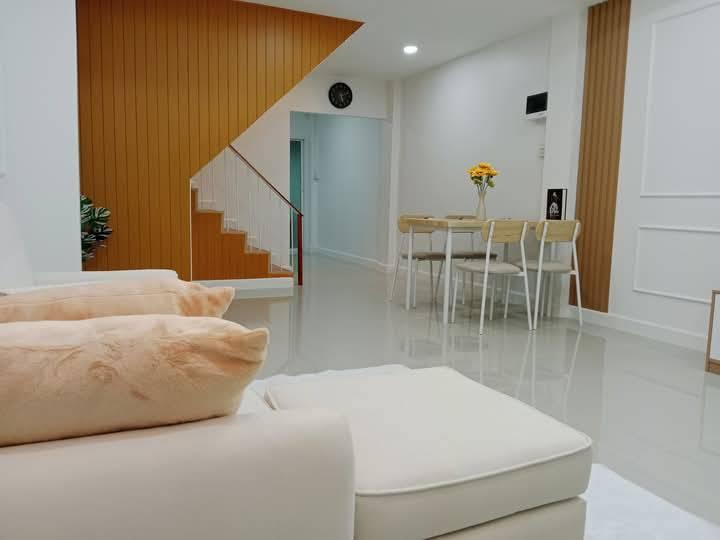 ขายบ้าน 2 ชั้น รีโนเวทใหม่ทั้งหลัง ใจกลางเมือง ถนนเสือป่า ซอย 4 ต.หน้าเมือง ราชบุรี ใกล้โรบินสัน ตลาดศรีเมือง 4