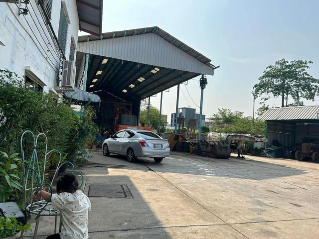 ขายที่ดินพร้อมสิ่งปลูกสร้าง 603 ตรว. (1 ไร่ 2 งาน) ซอยลาดพร้าว 107 เดินทางสะดวก รถใหญ่เข้าได้ ใกล้มหาวิทยาลัยรัตนบัณฑิต 2