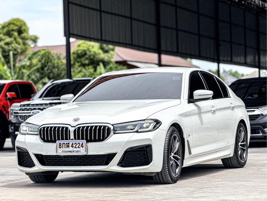 รหัสรถ WRT4224 2022 BMW SERIES 5 520d M SPORT โฉม G30ทปี17-24 (รุ่นครบรอบ50ปี) 2