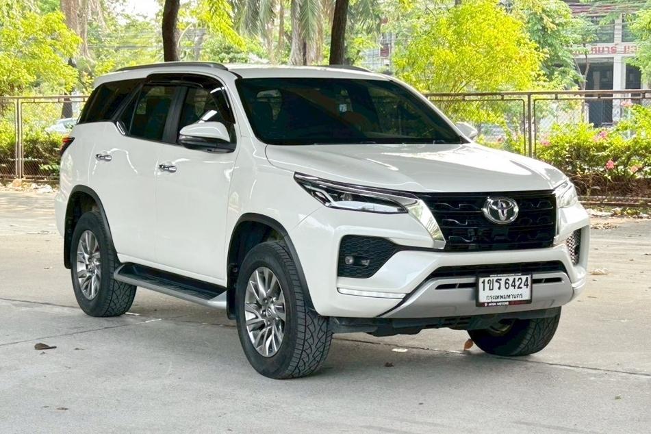 🚗 2021 Toyota Fortuner 2.4 V 2WD AT รูปที่ 3