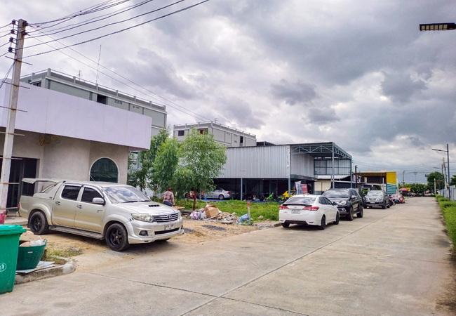 เซ้งและให้เช่าพื้นที่ประกอบธุรกิจ อาคาร 1 ชั้น ซอยลาดปลาเค้า 8 ทำเลดี 8
