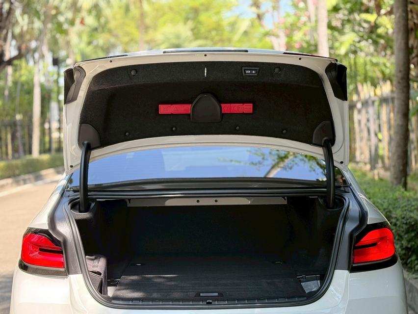 รหัสรถ PJP5665 2023 BMW 530e M-SPORT รูปที่ 19