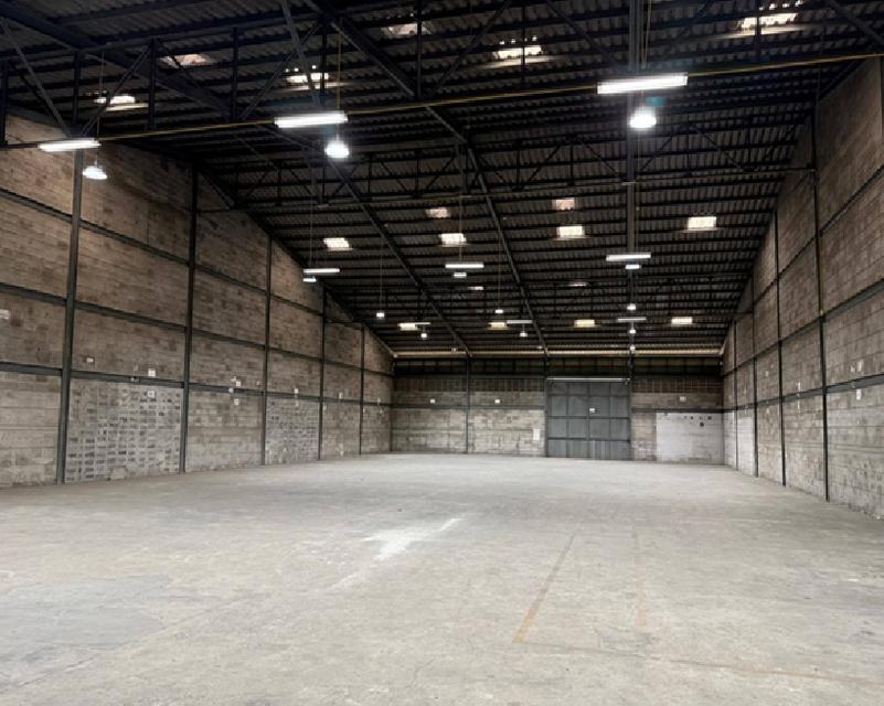 ให้เช่าโกดังพร้อมสำนักงาน พื้นที่ 800 ตารางเมตร ริมถนนบางนา-ตราด ขาออก บางนา กม.11.5 1