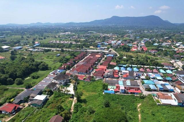 ขายที่ดินฝั่งทะเล บางเสร่ อยู่ในแหล่งชุมชน ใกล้สาธารณูปโภค ตลาด แหละท่องเที่ยว