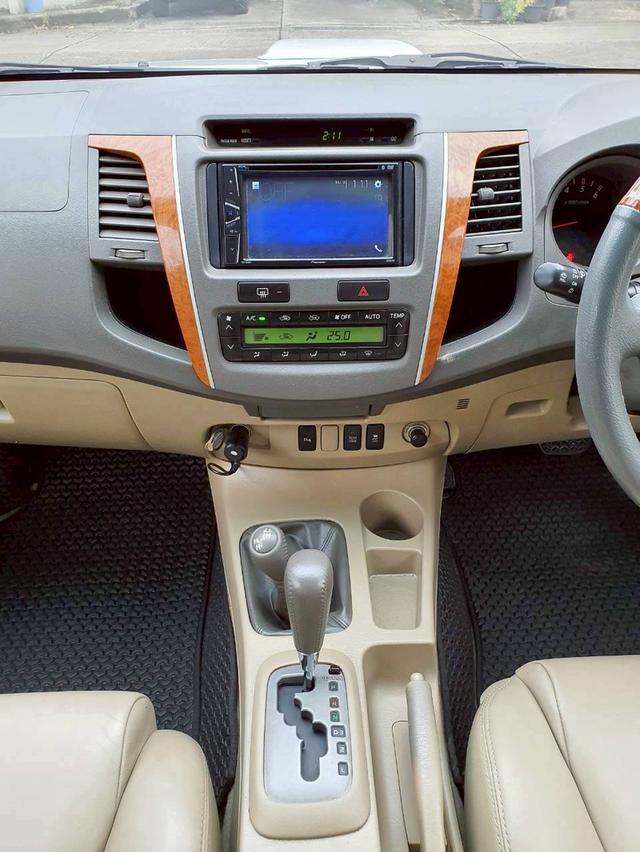 2011 Toyota Fortuner 4x4 10