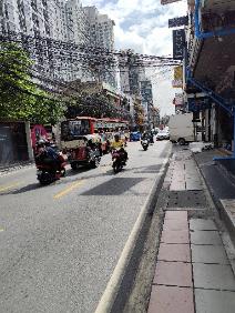 ขายที่ดินแปลงเล็ก 27 ตรว เหมาะทำที่อยู่อาศัยหรือการค้ามาก ทำเลเจริญไม่ไกลรถไฟฟ้า ห้วยขวาง 10