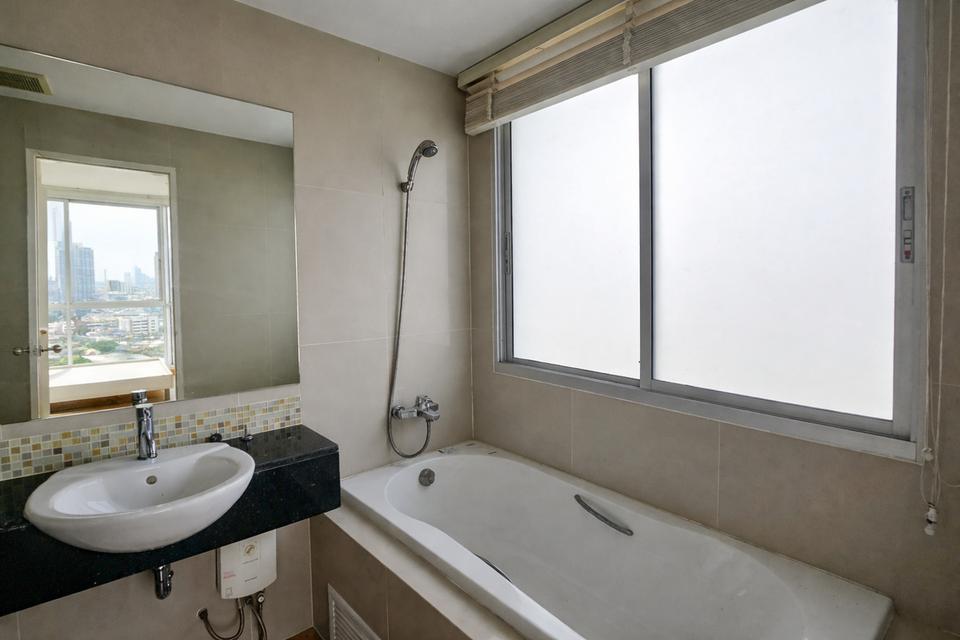 ห้องใหญ่ อยู่สบาย เหมาะกับครอบครัว ชั้น 20 วิวสวยมาก เดอะนิช ตากสิน 11