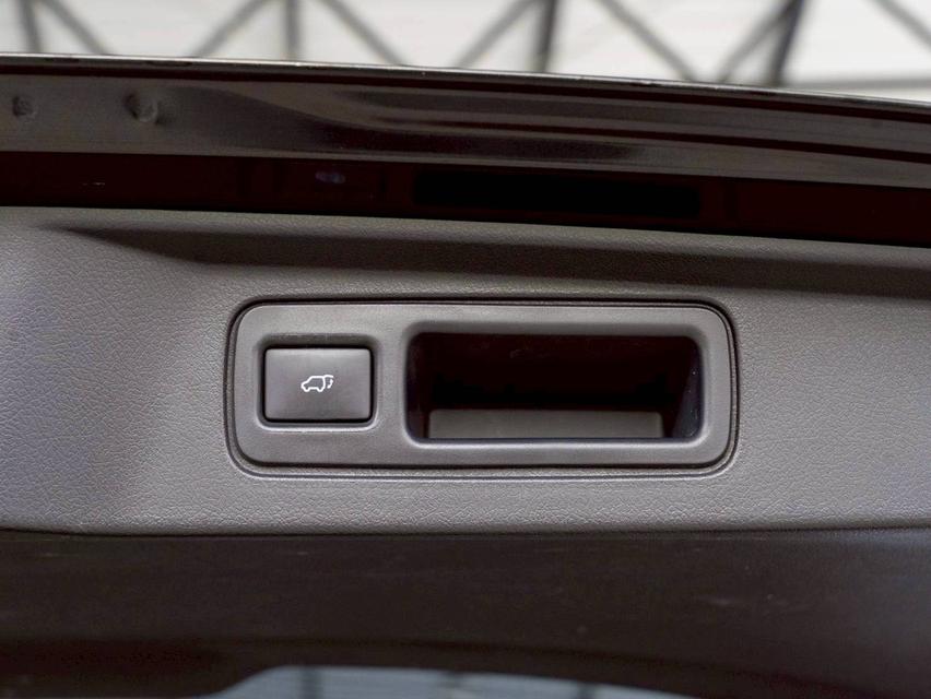 Toyota fortuner 2.4V ปี 2019 12