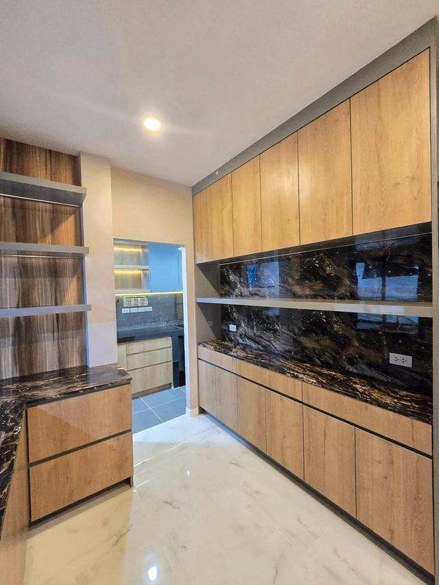 หมู่บ้านเปี่ยมสุข บ้านกล้วย  บ้านเดี่ยวสองชั้น 2 ชั้น ตกแต่งสไตล์ Modern  Luxury  พร้อม  Built-in Furniture ดีไซน์แบบจัดเต็ม 13