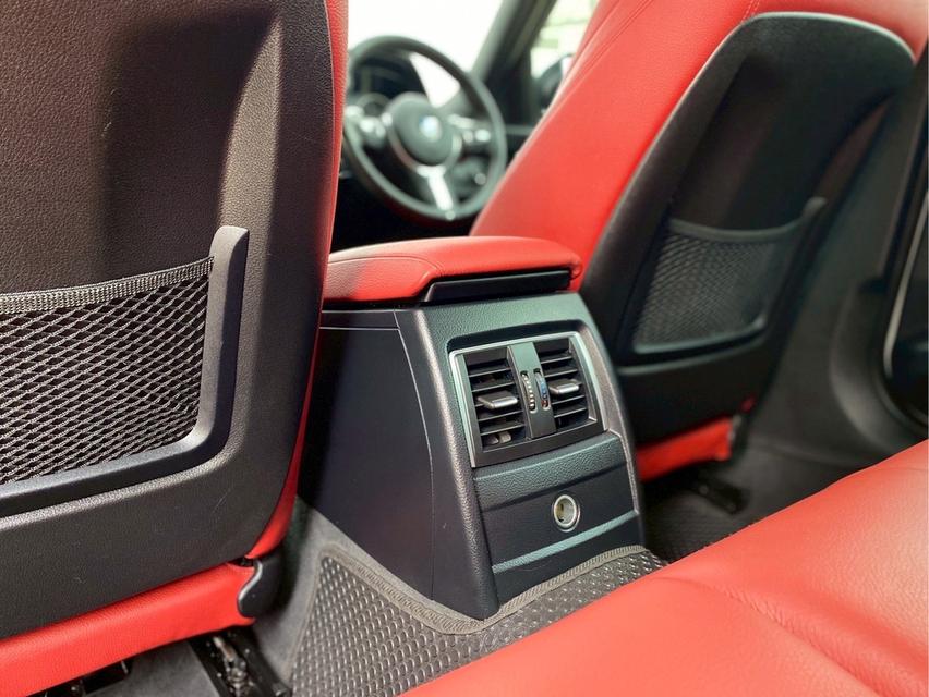 รหัสรถ PBG9999 BMW 330e M Sport Plug-in Hybrid ปี 2016 สีขาว 14