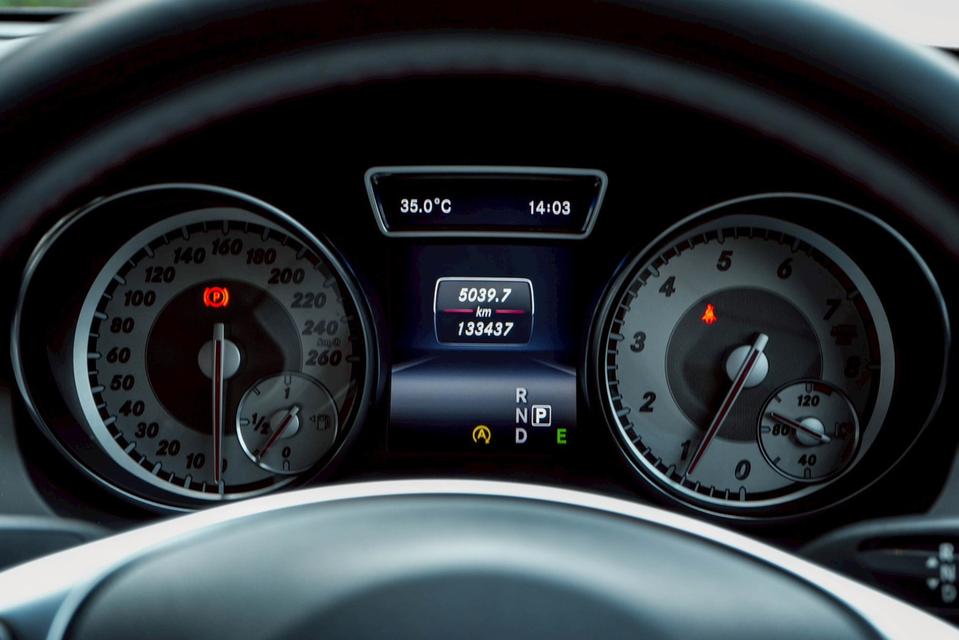 Mercedes-Benz CLA250 Coupe AMG Dynamic W117 AT 2016 รูปที่ 18