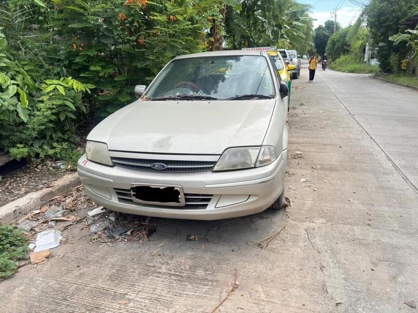 Ford Laser Glxi ปี 2002 ขายตามสภาพ 2