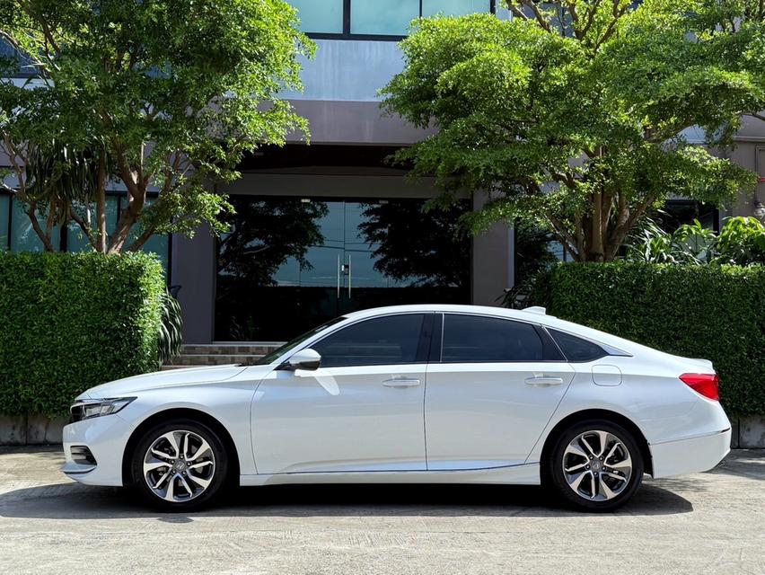 2020 HONDA ACCORD 1.5 EL รถมือเดียวออกป้ายแดง รถวิ่งน้อย เข้าศูนย์ทุกระยะ ไม่เคยมีอุบัติเหตุครับ