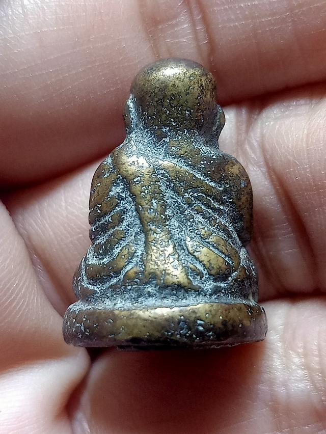 หลวงพ่อเงิน สอบถามได้ค่ะ 2