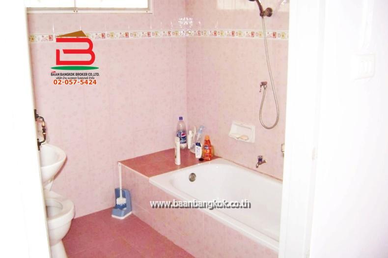 บ้านเดี่ยว หมู่บ้าน พรธิสาร 6 (เลียบคลอง 7) เนื้อที่ 55 ตรว.ใกล้ดูโฮม รังสิตคลอง7 ถนนรังสิต-นครนายก ตำบลบึงบอนใต้ อำเภอหนองเสือ จังหวัดปทุมธานี 11