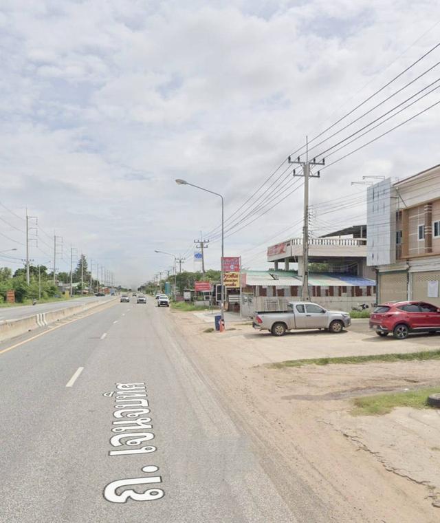 ขายด่วนบ้านหลังใหญ่อำเภอประทายจังหวัดนครราชสีมา  ขนาด​ที่ดิน104 ตรว. ทำลค้าขาย  บ้าน3ชั้น​2ห้องนอน1ห้องน้ำ 5