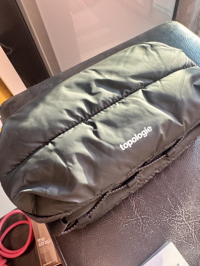 กระเป๋า Topologie SizeM แท้100% มือสอง รูปที่ 2