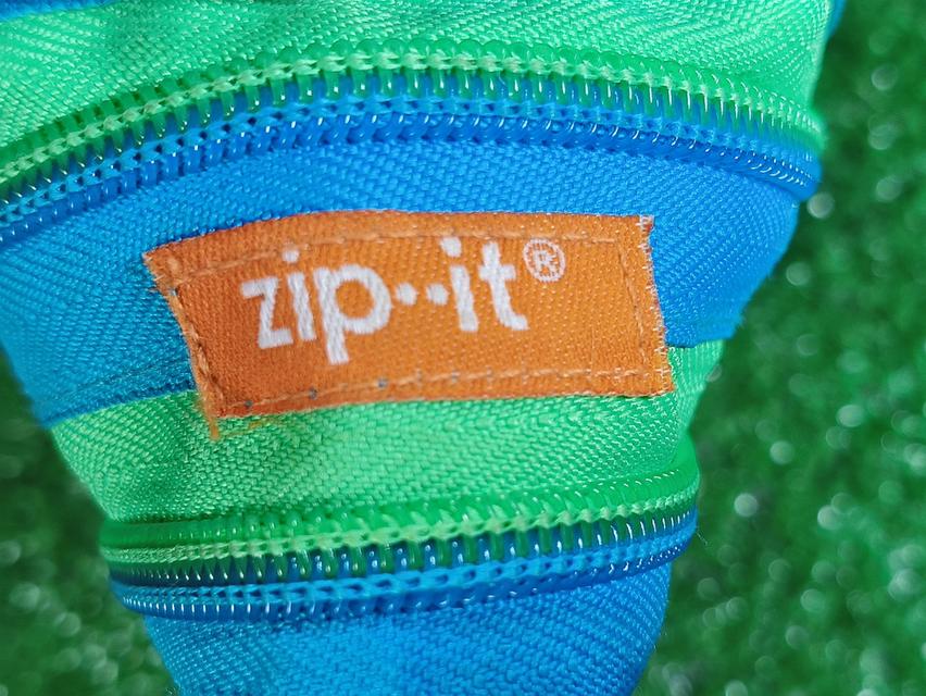 กระเป๋า Zip It
