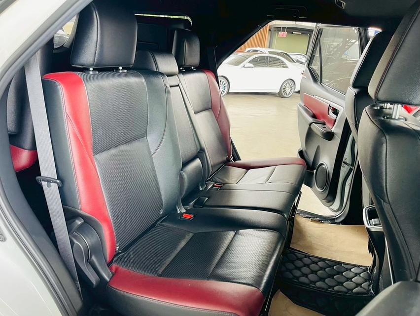 Toyota Fortuner 2.4 Legender 4WD ปี 23แท้ 7หมื่นโลแท้มือแรก รูปที่ 14