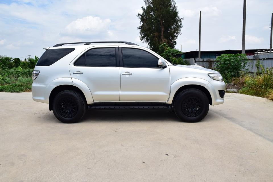 รถครอบครัว SUV ฟรีดาวน์ TOYOTA FORTURNER 3.0V คอมมอลเรลดีเซล VN-TURBO ออโต้เบาะหนังไฟฟ้า แอร์จอ แอร์หลังคา แม็กสวยยางใหม่ จอทัสกรีนโทร095740122ไลUTBP รูปที่ 15