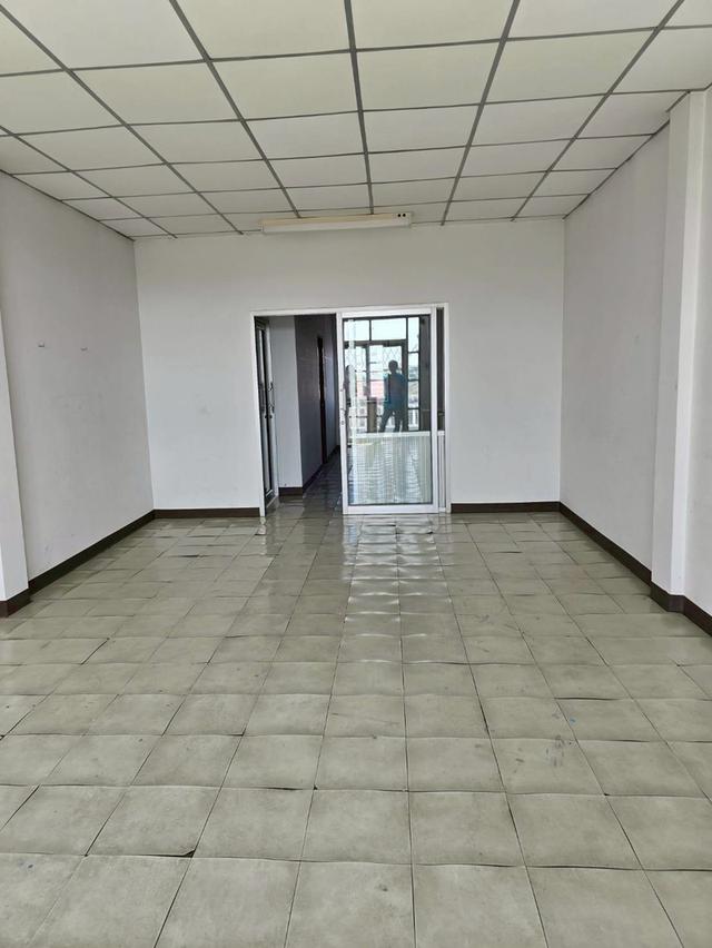 ขายอาคารพาณิชย์ 3 ชั้นครึ่ง ซอยร่วมมิตรพัฒนา วัชรพล ทำเลดี เข้าออกสะดวก เหมาะทำธุรกิจได้ คาเฟ่ คลินิก เสริมสวย ได้หมด 4