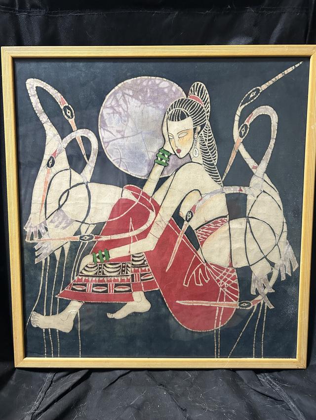 ภาพนี้เป็นภาพวาดแนว Yunnan Art School (โรงเรียนศิลปะยูนนาน) ซึ่งเป็นสไตล์ร่วมสมัยของจีนที่ได้รับความนิยมในช่วงปลายศตวรรษที่ 20