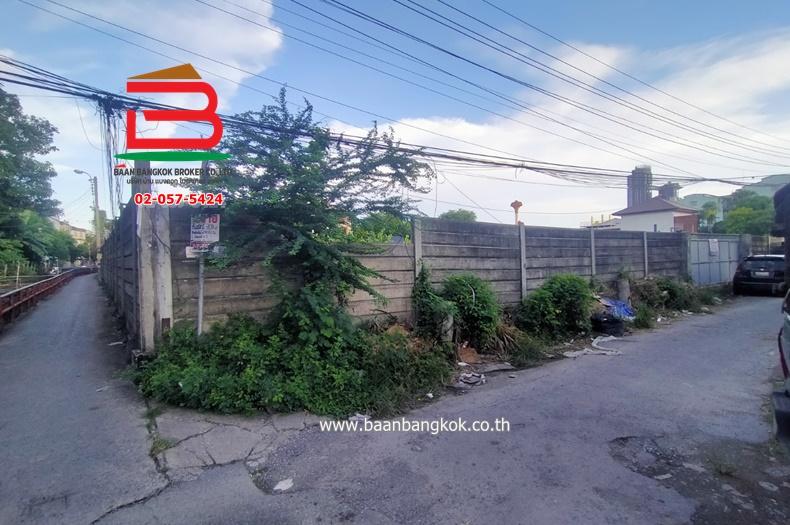 ที่ดินเปล่า เนื้อที่ 1-3-8 ไร่ จันทน์ 43 แยก 18 (ซอยสมาคมตระกูลโต๋ว), ใกล้เซ็นทรัลพระราม 3 ถนนเจริญราษฎร์ แขวงบางโคล่ เขตบางคอแหลม 6