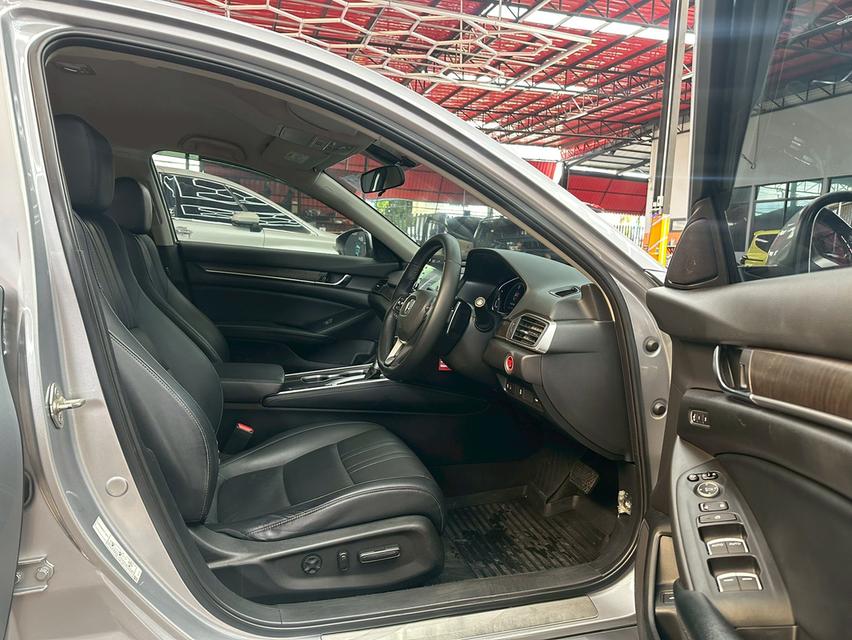 HONDA ACCORD 1.5 Turbo EL ปี2019 รถบ้านแท้ ออพชั่นเต็มคัน พร้อมใช้งาน.