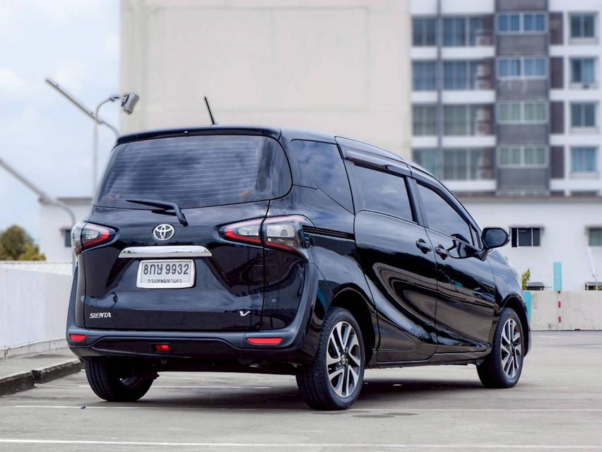 TOYOTA SIENTA 1.5 V เกียร์ Auto สีดำ ปี 2019 (ตัว Top สุดประตูสไลด์ไฟฟ้า 2 ข้าง) 8