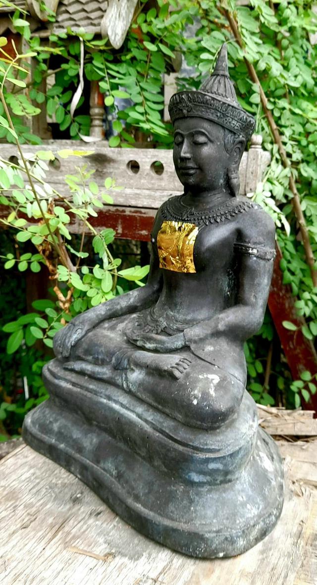 พระลพบุรี พระพุทธรูปทรงเครื่อง พระชัย พระบูชาศิลปะลพบุรี หน้าตัก9นิ้ว เนื้อทองเหลือง รูปที่ 2