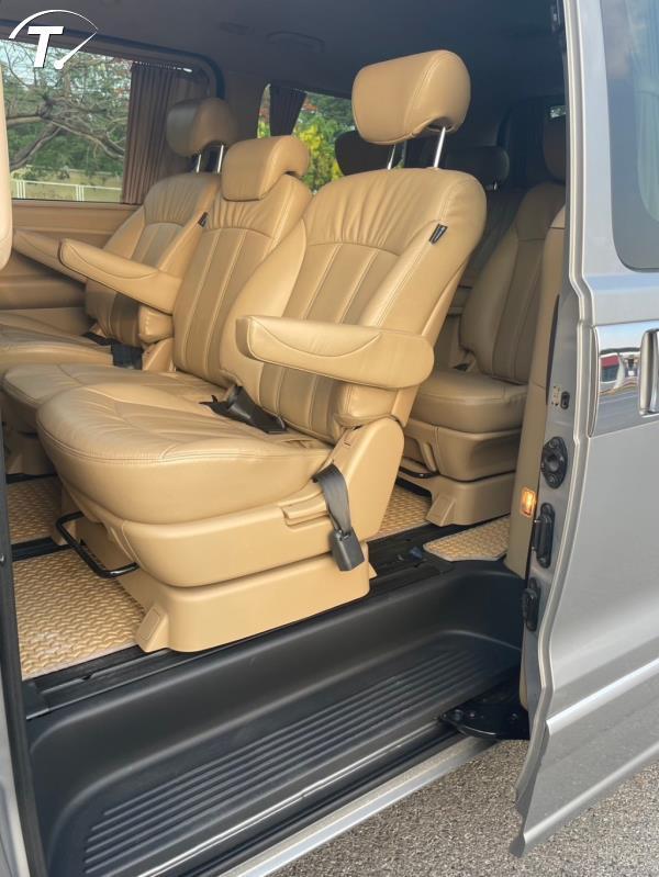 H1 2012  Touring  11ที่นั้ง ราคา 380000 ไมค์152000 กล้องมองหลัง    สนใจ 086-5666-448 ดูรถได้ที่  วงเวียนพระราม5   นนทุบรี Line:    086-5666-448 9