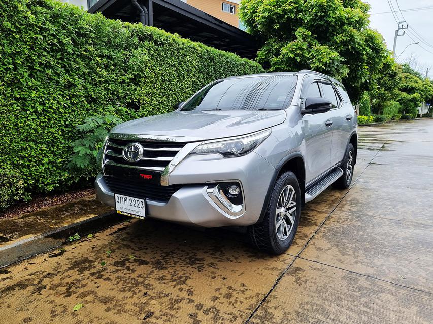 Toyota Fortuner 2.8 V (ปี 2018) SUV AT 1