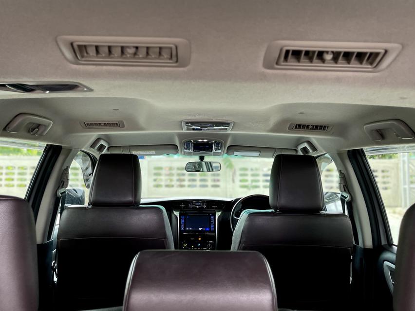 2018 TOYOTA FORTUNER 2.4 V 4WD สีเทา ไมล์ 147768 กม.  10