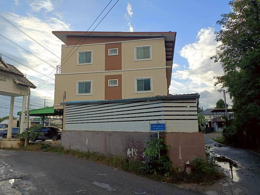 ขายอาคารพาณิชย์ 3 ชั้น ห้องมุม พื้นที่ข้างใหญ่พิเศษ 38 ตร.ว. ทำเลทองติดถนนวงแหวนรอบ 2 หางดง เชียงใหม่ 5