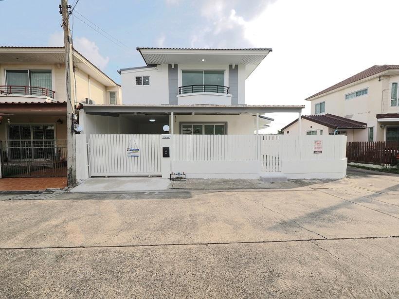 ขายราคาพิเศษ บ้านแฝด 2 ชั้น ม.ศุภาลัยวิลล์  ขนาด 41.1 ตร.ว. 5นอน 2น้ำ บ้านสวย ทำเลดีเยี่ยม หลังมุม ฟังชั่นครบ พื้นที่กว้าง พร้อมสนามหญ้า รีโนเวทใหม่ 1