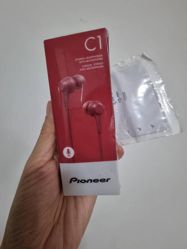 หูฟัง small talk pioneer แท้ซื้อจากห้างเซ็นทรัล ใหม่มือ 1 ใบรับประกันยังไม่แกะ มีอยู่ 3 กล่อง ให้เหมา 3 กล่อง 800 บาทส่งให้ฟรี เอาไปจับของขวัญปีใหม่ดี 2
