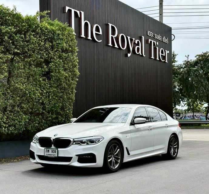 BMW 520 d M-Sport ปี 20 สีขาว ดีเซล ไมล์น้อยสุดในตลาด มือเดียว