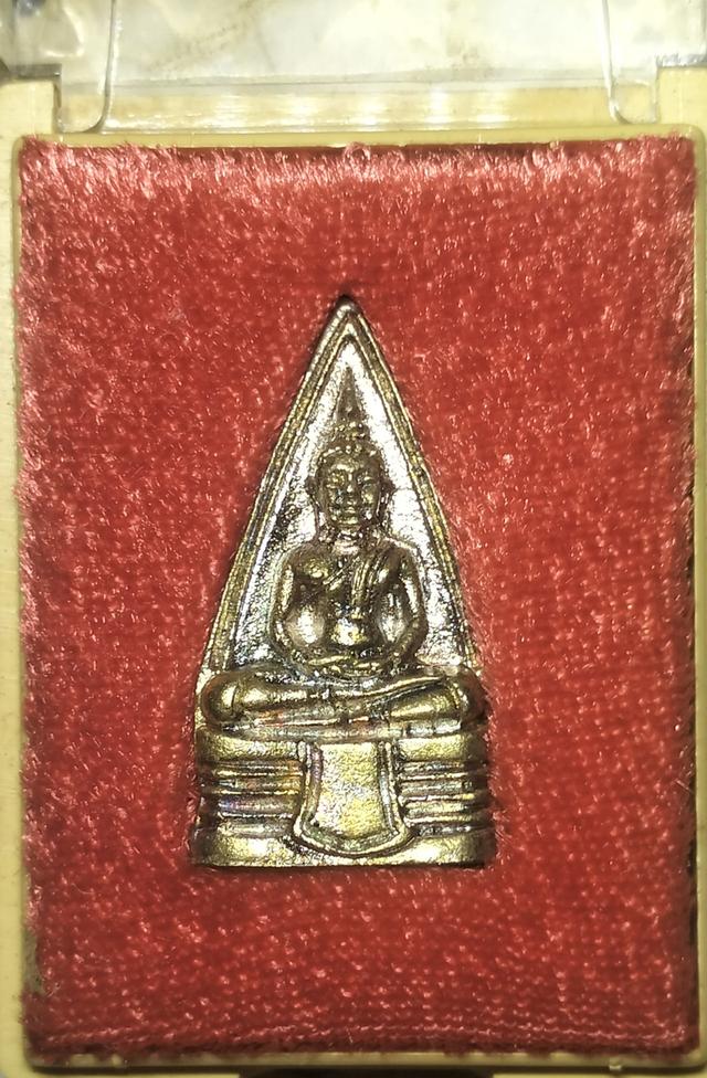 หลวงพ่อโสธรสองหน้า
