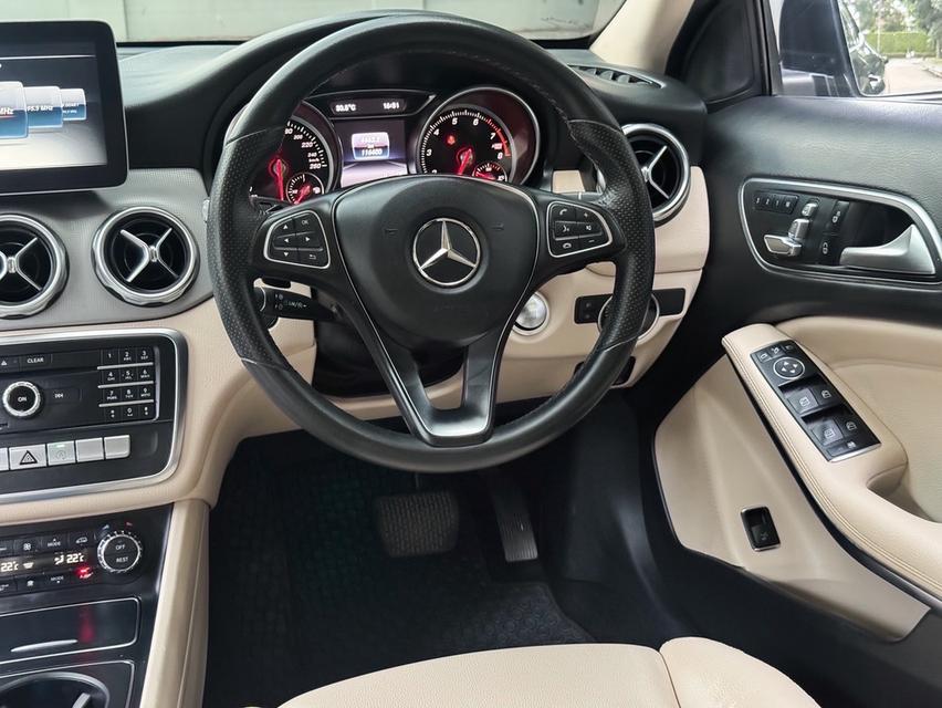 รหัสรถ AVA7995 ✨Mercedes Benz GLA200 Urban ปี 2018 W156 Facelift 9