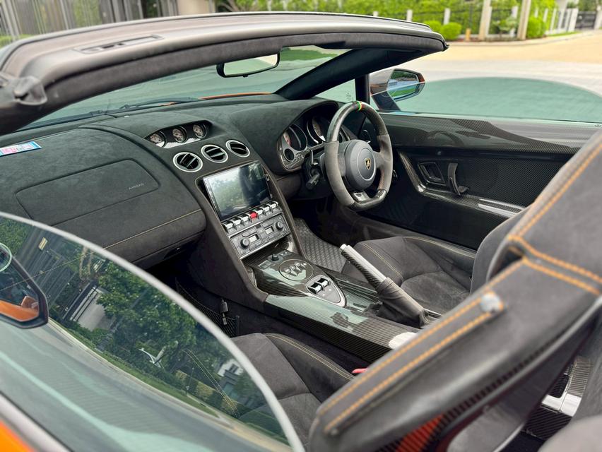 Lamborghini 570-4 performante รูปที่ 9