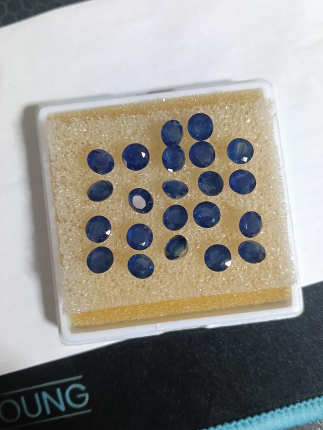 พลอย blue sapphire สีน้ำเงิน ขนาด5มม. 22เม็ด