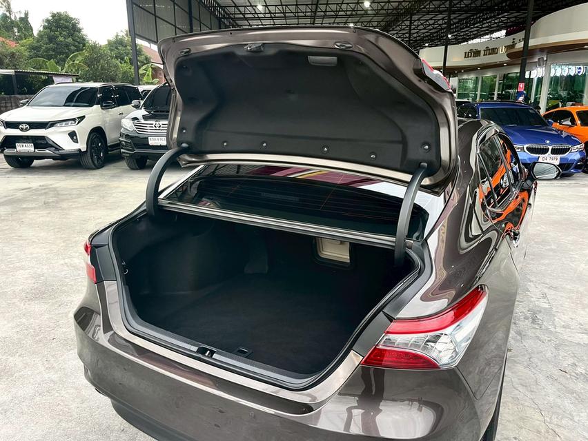 Toyota Camry 2.5Hybrid ปี19 15