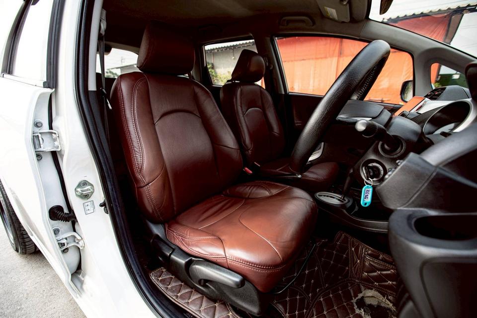 รหัสรถ GT5732 Honda Jazz 1.5 S ปี 2010 สีขาว รูปที่ 15