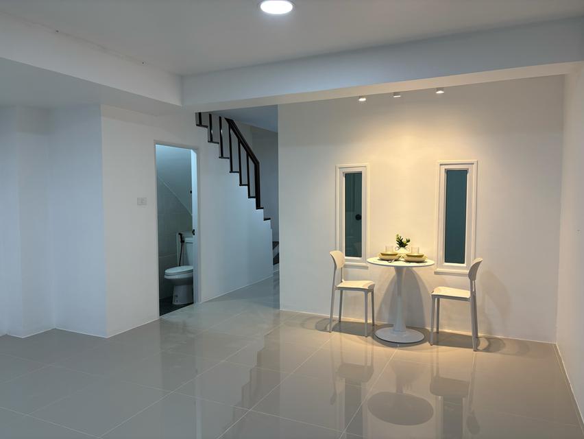 ขายบ้านมือสอง รีโนเวทใหม่ นนทบุรี บ้านสวย ทำเลดี ใกล้รถไฟฟ้าสายสีม่วง ใกล้ห้างเวสต์เกต 17