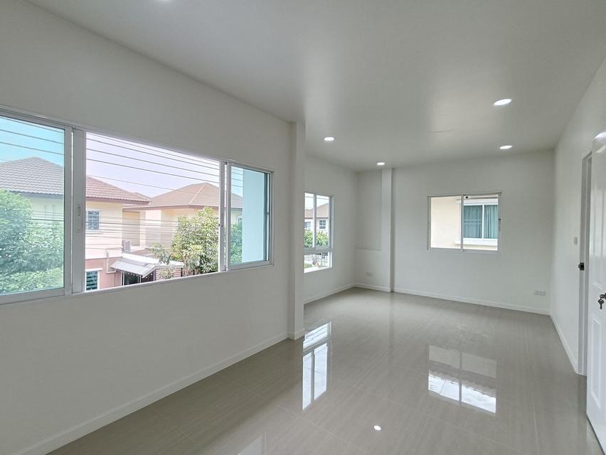 บ้านแฝดลำลูกกาคลอง 3 หมู่บ้านวราภิรมย์ 2 นัดชมบ้าน 085-318-6868 คุณวา 15