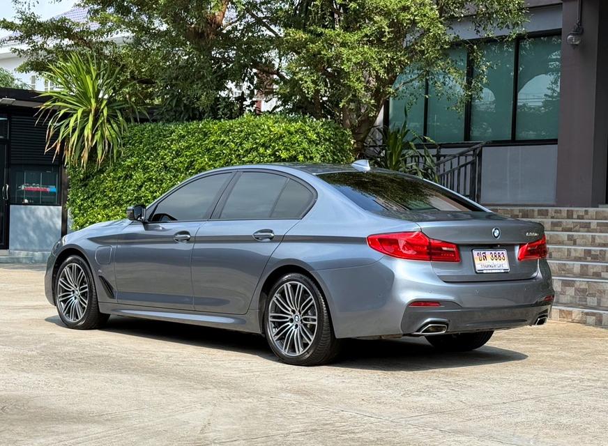2020 BMW 530 MSPORT ( หน้าจอ ID7 ) รถมือเดียวออกป้ายแดง OPTION พิเศษ ภายนอกสี BLUESTONE ภายในสี NIGHT BLUE EXCLUSIVE รถวิ่งน้อย ประวัติศูนย์ครบ รูปที่ 6