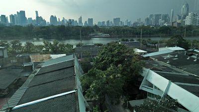 Rent Penthouse in the 4 star Hotel  Sukhumvit 16 BTS Asok at least 12 month 5