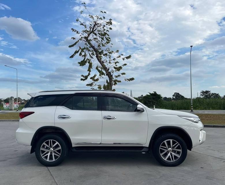 NEW #TOYOTA #FORTUNER 2.4 V 2WD ปี 15 สีขาว 3